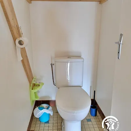 펜션 Les Loges Du Bas, 13 Personnes Saint-Cyr-en-Pail